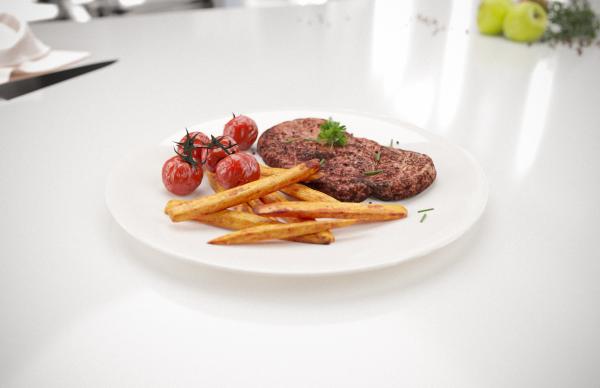 Steak, fries and tomatoes