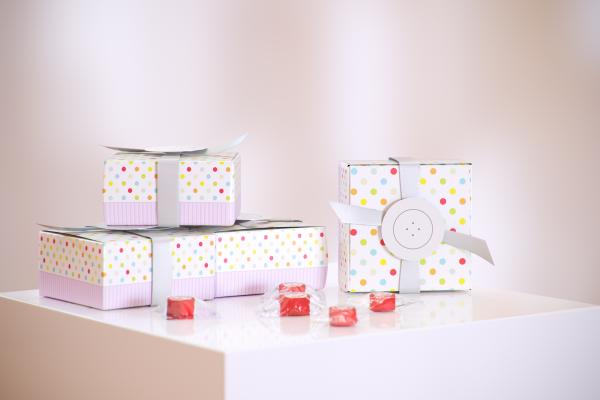 Paper gift boxes